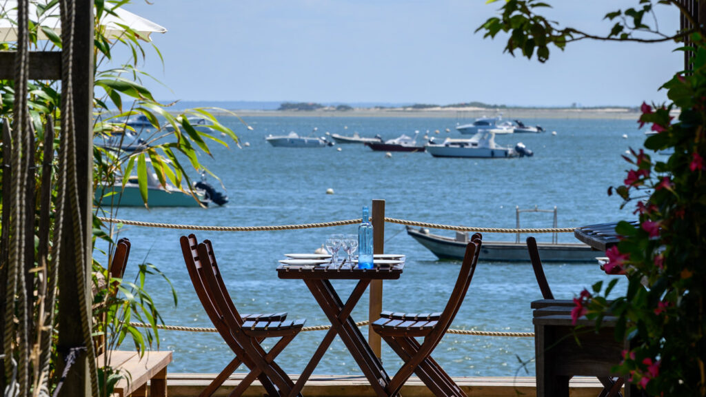cap ferret (bassin d'arcachon, france). cabane de dégustation d